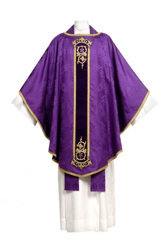 101-1910 Crucifixion of Jesus Chasuble
