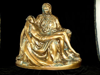 SA2201 22" Pieta