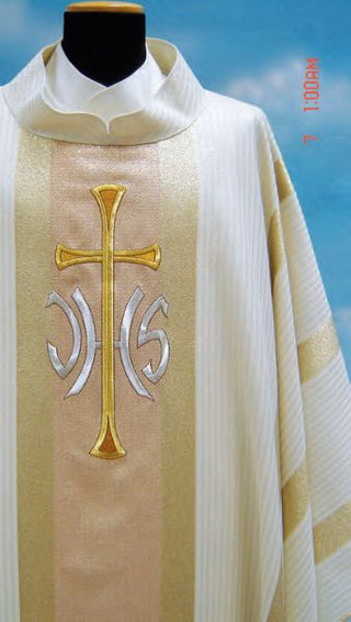 323 White & Gold Colored Vestments