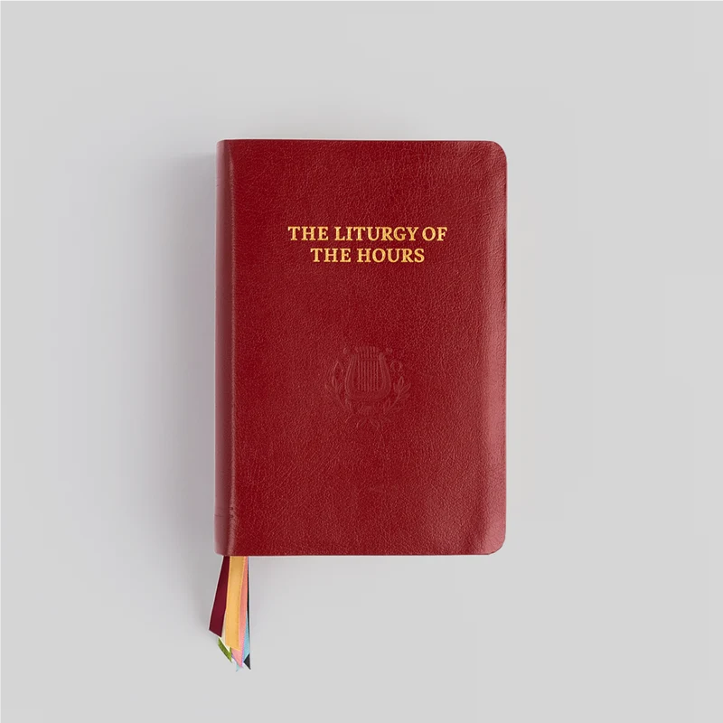 THE LITURGY OF THE HOURS, SECOND EDITION. Spanish Taratan II Cromwell bonded leather (Red). Standard Leather