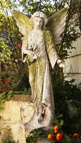 FS7863 Angel Flora Statue