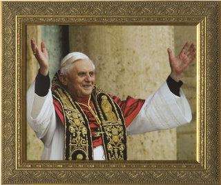 NW-1800 Pope Benedict Rejoicing