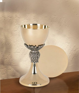 PCVC199 Grapes and Leave Chalice and Paten Set
